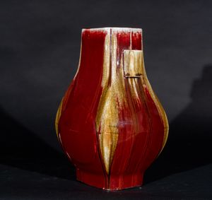 Arte Cinese : Vaso fanghu in porcellana flamb (yao bian)Cina, Qing, XIX secolo  - Asta ASTA 290 - ARTE ORIENTALE (ONLINE) - Associazione Nazionale - Case d'Asta italiane