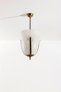 MANIFATTURA MURANESE - Lampada a sospensione con coppa in vetro a reticello trattenuta da elementi in ottone. Anni '50 cm 66x30x24 5