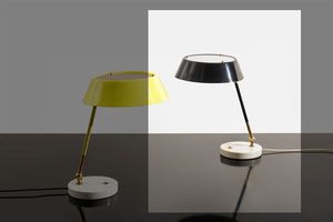 STILUX - Lampada da tavolo in metallo verniciato e ottone  base in marmo e diffusori in perspex.. Etichetta del Produttore  [..]