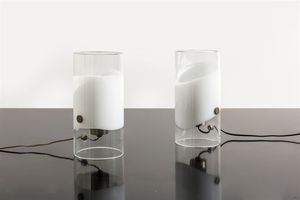 PRODUZIONE ITALIANA - Coppia di lampade da tavolo a cilindro in vetro di Murano. Prod. Vistosi anni '60 h cm 26