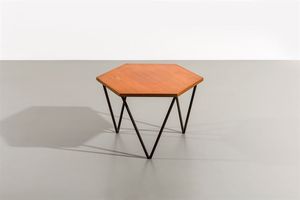 GIO PONTI - Tavolino con piano in legno e gambe in metallo laccato. Prod. ISA anni '50 Etichetta metallica sotto la base cm  [..]
