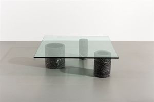 MAURIZIO CASIGLIANI - Tavolino costituito da sostegni cilindrici in marmo Marquina  piano in vetro di forte spessore Prod. Casigliani  [..]