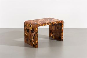 MAURO VAROTTI - Tavolino da salotto in legno di frassino  noce e faggio intarsiati. Anni 2000 cm 58x89x52