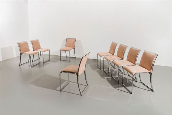 PRODUZIONE ITALIANA : Otto sedie con struttura in acciaio cromato  rivestimento e imbottitura in alcantara.  Anni '70 cm 82 6x51 5x45  - Asta Asta 162 Design II - Associazione Nazionale - Case d'Asta italiane