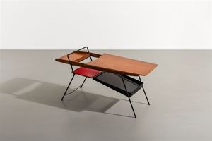 PRODUZIONE ITALIANA - Tavolino con struttura in tondino di metallo verniciato  pianetti in legno. Anni '50 cm 51x100x37 5