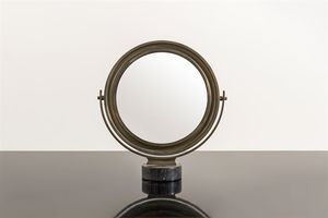 SERGIO MAZZA - Specchio da tavolo con cornice in ottone nichelato opaco e base in marmo nero portoro.  Prod. Studio Artemide  [..]