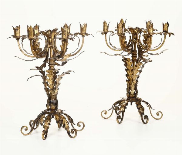 Coppia di candelabri in metallo dorato, XVII-XVIII secolo  - Asta Antiquariato V | Asta a Tempo - Associazione Nazionale - Case d'Asta italiane