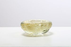 SEGUSO ARCHIMEDE (1909 - 1999) - (attribuito) Ciotola in vetro trasparente e foglia oro decorata a rilievi, anni 40.