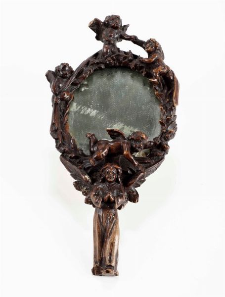 Specchio in legno intagliato con piccoli putti, XIX-XX secolo  - Asta Antiquariato | Asta a Tempo - Associazione Nazionale - Case d'Asta italiane