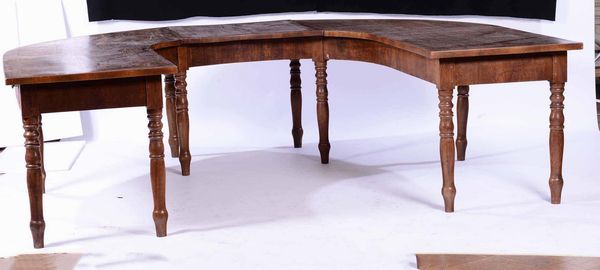 Grande tavolo in noce a ferro di cavallo, XIX secolo  - Asta Antiquariato | Asta a Tempo - Associazione Nazionale - Case d'Asta italiane