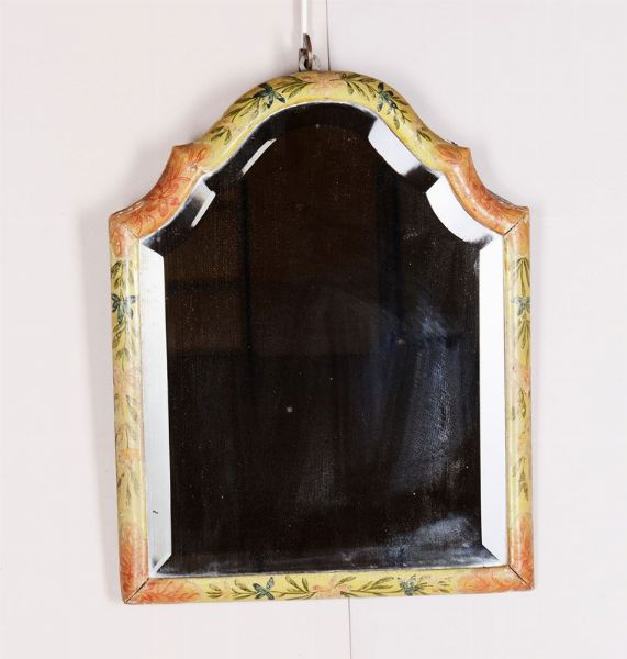 Piccola specchiera in legno dipinto, XX secolo  - Asta Antiquariato | Asta a Tempo - Associazione Nazionale - Case d'Asta italiane