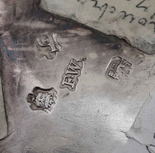 Tankard in argento fuso, sbalzato e cesellato. Londra 1751, argentiere Fuller White  - Asta Argenti da Collezione - Associazione Nazionale - Case d'Asta italiane