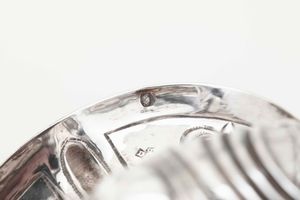 Secchiello per acqua santa in argento costolato Venezia XVIII secolo  - Asta Argenti da Collezione - Associazione Nazionale - Case d'Asta italiane