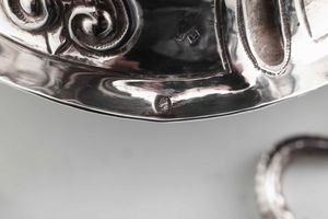Secchiello per acqua santa in argento costolato Venezia XVIII secolo  - Asta Argenti da Collezione - Associazione Nazionale - Case d'Asta italiane
