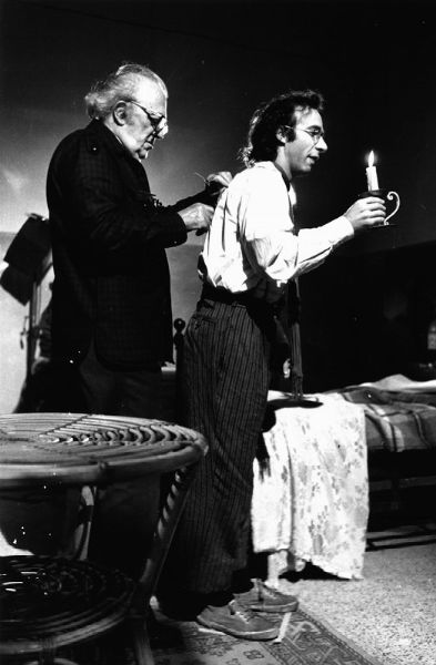 Anonimo : Federico Fellini e Roberto Benigni in "La voce della luna"  - Asta Fotografia: Under 1K - Associazione Nazionale - Case d'Asta italiane