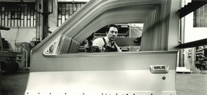 Mauro Raffini - Lavorazione pannelli porta di automobili, Rivalta