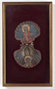 ARTISTA RUSSO DEL XIX SECOLO - Icona su conchiglia raffigurante nella parte superiore San Basilio il Grande e nella parte inferiore la Madre di Dio con Bambino.