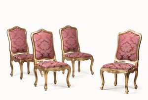 Salotto stile Luigi XV in legno intagliato e dorato composto da due poltrone, quattro sedie e un divano, XIX secolo  - Asta Importanti Sculture, Arredi e Oggetti d'Arte - Associazione Nazionale - Case d'Asta italiane