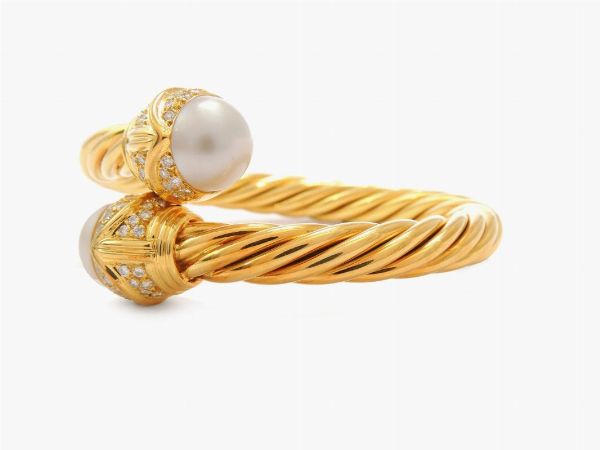 Bracciale elastico Tufenkjian in oro giallo con diamanti e perle Mabe  - Asta Gioielli - Associazione Nazionale - Case d'Asta italiane