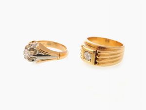Due anelli in oro giallo e bianco con diamanti  - Asta Gioielli - Associazione Nazionale - Case d'Asta italiane