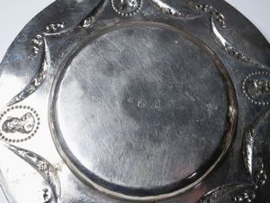 Piatto in argento  - Asta Omaggio a Dora di Rudin Labouchre Ruspoli - Associazione Nazionale - Case d'Asta italiane