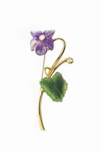 FASANO - Peso gr 13 2 cm 6 5x 2 5 Spilla in oro giallo e bianco  firmata Fasano  a forma di violetta fiorita con petali  [..]