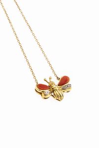 GIROCOLLO - Peso gr 4 3 Lunghezza cm 42 in oro giallo con farfalla centrale con ali in corallo rosso e piccoli diamantini  [..]