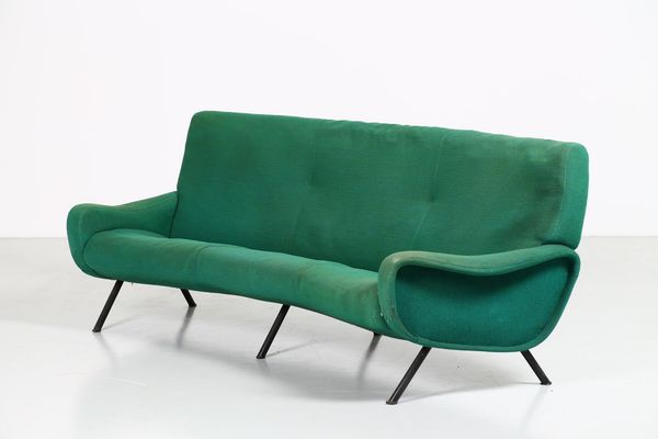 ZANUSO MARCO (1916 - 2001) : Raro divano, modello Lady curvato, anni '50  - Asta ASTA 296 - FINE DESIGN (Tradizionale)  - Associazione Nazionale - Case d'Asta italiane