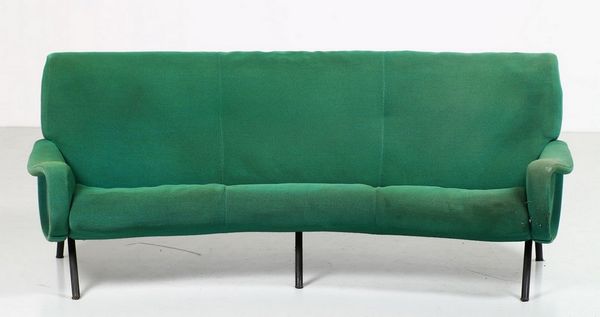 ZANUSO MARCO (1916 - 2001) : Raro divano, modello Lady curvato, anni '50  - Asta ASTA 296 - FINE DESIGN (Tradizionale)  - Associazione Nazionale - Case d'Asta italiane