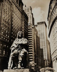 Abbott Berenice - De Peyster Statue, Bowling Green, Manhattan, 1936