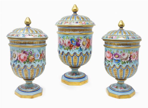 Set di tre vasi in ceramica con coperchio  - Asta UNA COLLEZIONE DI PORCELLANE TOSCANE - Associazione Nazionale - Case d'Asta italiane