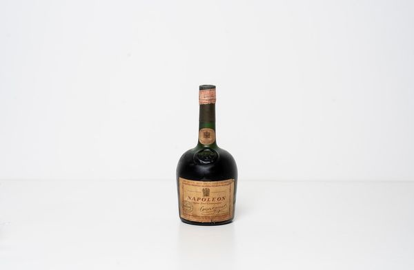 Cognac : Napoleon Cognac Courvoisier  - Asta Vini italiani e Distillati - Associazione Nazionale - Case d'Asta italiane
