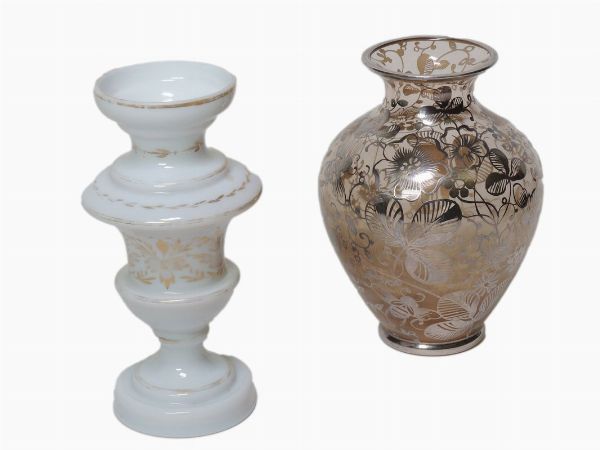 Due vasi in vetro  - Asta Complementi d'arredo, argenteria, dipinti antichi e curiosit - Associazione Nazionale - Case d'Asta italiane