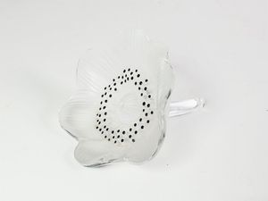 Anemone in cristallo Lalique  - Asta Complementi d'arredo, argenteria, dipinti antichi e curiosit - Associazione Nazionale - Case d'Asta italiane