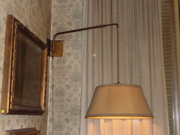 Lume pensile in ottone  - Asta Arredi e Dipinti da un appartamento milanese - Associazione Nazionale - Case d'Asta italiane
