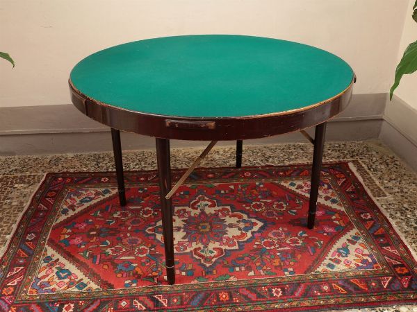 Tavolino da gioco pieghevole in legno tenero  - Asta Arredi e Dipinti da un appartamento milanese - Associazione Nazionale - Case d'Asta italiane