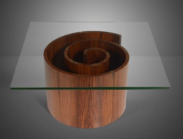 Tavolo basso con struttura in legno e piano in cristallo molato.  - Asta Design - Associazione Nazionale - Case d'Asta italiane