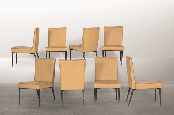 Otto sedie con struttura e sostegni in metallo laccato e rivestimento in skai.  - Asta Design - Associazione Nazionale - Case d'Asta italiane