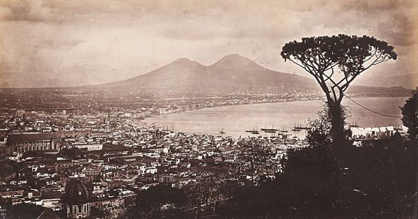 FRANCIS FRITH : Napoli con il Vesuvio  - Asta ASTA DI ARTE MODERNA E CONTEMPORANEA E FOTOGRAFIA - Associazione Nazionale - Case d'Asta italiane
