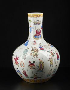 Arte Cinese - 'Grande vaso tianchuping con decoro figurativo Cina, dinastia Qing, XIX secolo '
