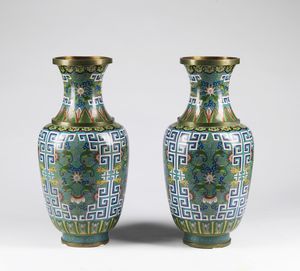 Arte Cinese - 'Coppia di vasi cloisonnCina, dinastia Qing, XIX secolo'