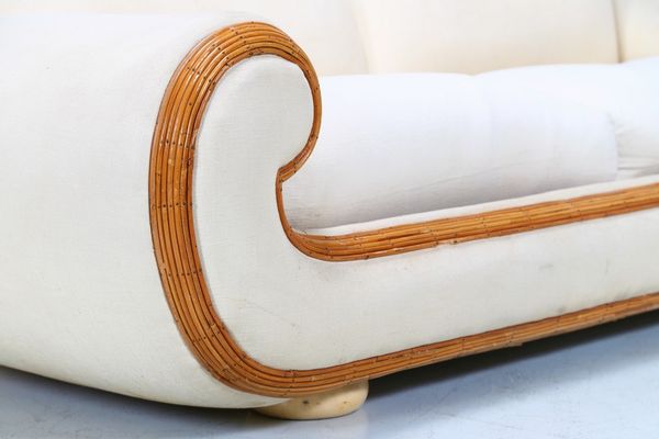 VIVAI DEL SUD : Grande divano anni '70.  - Asta ASTA 299 - DESIGN (online) - Associazione Nazionale - Case d'Asta italiane