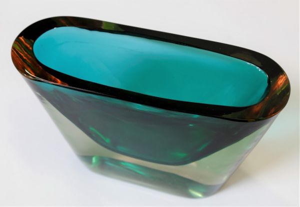 SEGUSO VETRI D'ARTE : Vaso in vetro sommerso color verde, anni 60.  - Asta ASTA 299 - DESIGN (online) - Associazione Nazionale - Case d'Asta italiane
