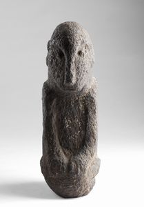 Arte africana : Figura in pietraAfrica centrale (?)  - Asta ASTA 302 - NATURALIA E MIRABILIA - Associazione Nazionale - Case d'Asta italiane