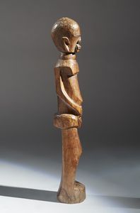 Arte africana : Figura maschile in piedi Congo (?)  - Asta ASTA 302 - NATURALIA E MIRABILIA - Associazione Nazionale - Case d'Asta italiane
