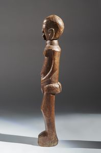 Arte africana : Figura maschile in piedi Congo (?)  - Asta ASTA 302 - NATURALIA E MIRABILIA - Associazione Nazionale - Case d'Asta italiane