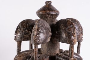 Arte africana : Altare con figure, DogonMali  - Asta ASTA 302 - NATURALIA E MIRABILIA - Associazione Nazionale - Case d'Asta italiane