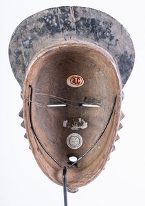 Arte africana : Maschera ritratto mblo, BauleCosta d'Avorio  - Asta ASTA 302 - NATURALIA E MIRABILIA - Associazione Nazionale - Case d'Asta italiane