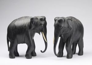 Naturalia : Coppia di elefanti in ebanoForse India, XIX secolo  - Asta ASTA 302 - NATURALIA E MIRABILIA - Associazione Nazionale - Case d'Asta italiane