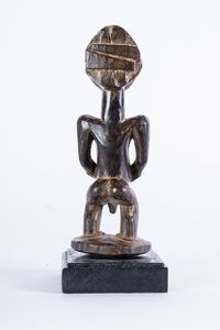 Arte africana : Figura maschile, LubaR.D.Congo  - Asta ASTA 302 - NATURALIA E MIRABILIA - Associazione Nazionale - Case d'Asta italiane